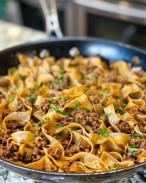 My hubby always tells me to not order Chinese and make this dish for him instead Chinese Macaroni Beef, Save With Pennies Recipes, Yummy Meals Dinner Families, Beef Dinner Meals, Quick Meals Ground Beef, Chinese Food Dinner Ideas, Mince Ideas For Dinner, Hamburger Chinese Recipes, Chinese Meal Ideas