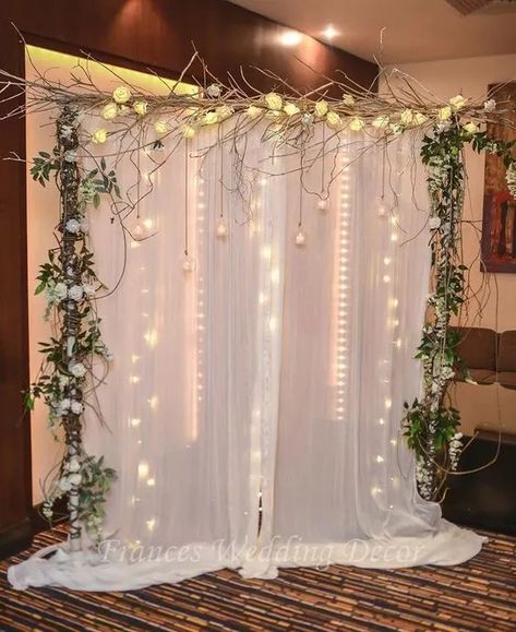 Easy DIY Wedding Decorations on a Budget - Holidappy - Celebrations Wedding Decorations Ideas, Decorations On A Budget, Rustic Wedding Decorations, Wedding Decorations On A Budget, Diy Wedding Backdrop, Rustic Wedding Reception, Prom Decor, Wedding Backdrop Decorations, Burlap Wedding