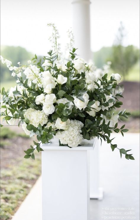 Flowers For Church Wedding Altars, White Floral Wedding Backdrop, Wedding Arrangements Ceremony, Wedding Bar Flower Arrangement, White And Green Ceremony Flowers, White Altar Flowers, Alter Flower Arrangement, White Flower Wedding Centerpieces, White And Green Flower Arrangements