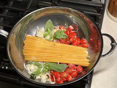 Martha Stewart's One-Pan Pasta Review (with Video) - Parade: Entertainment, Recipes, Health, Life, Holidays Pan Pasta, Yummy Pancake Recipe, One Pan Pasta, Make Pasta, Easy Pasta Dinner, Martha Stewart Recipes, One Pot Pasta Recipes, Broccoli Pasta, Making Pasta