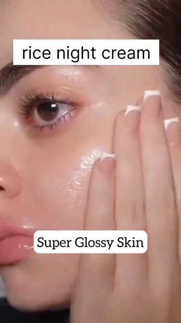 What To Use For Glowing Skin, Skin Care Routine At Night, Oil Skin Care Routine Natural, Night Face Mask For Glowing Skin, Natural Tips For Glowing Skin, Skin Care At Night, Glass Skin Night Routine, How To Brighten Skin Overnight, Tips To Brighten Skin