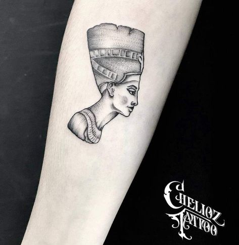 Blackwork Nefertiti Tattoos Chelioz Tattoo Queen Nefertiti Tattoo, Dollar Sign Tattoo, Tattoo On Face, Nefertiti Tattoo, Vintage Style Tattoos, Sign Tattoo, Single Needle Tattoo, Queen Tattoo, Famous Tattoos