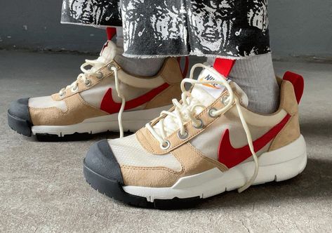 Nike Mars Yard 2.5 Wear Test Release Info | SneakerNews.com Nike Sfb Boots, Nike Sfb, Tom Sachs, Nike Shoes Outfits, Sneaks Up, Sneakers Addict, Suit Style, Fashion Board, New Nike