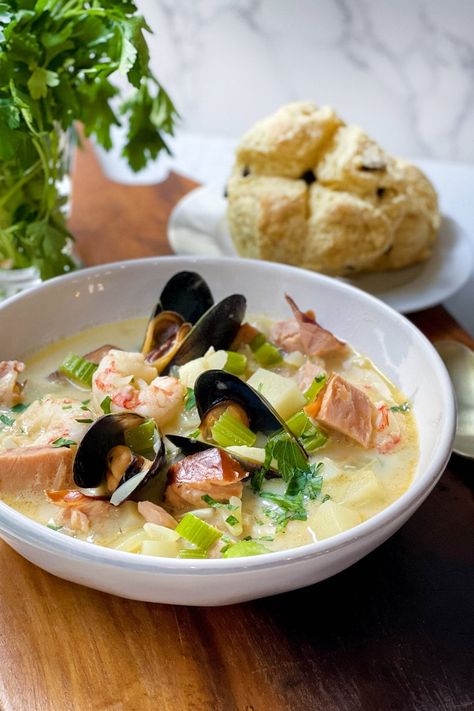 Irish Lunch, Irish Seafood Chowder Recipe, Consomme Recipe, Chowder Recipes Seafood, 31 Daily, Seafood Meals, Fish Chowder, Crab Dishes, Seafood Chowder