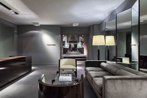 Tom Ford Showroom, Milan - Gori & Yoon Architecture Tom Ford Interior, Ford Interior Design, Tom Ford Store, Ford Interior, Interior Desig, Modern Office Design, Retail Interior, Design Del Prodotto, Store Interior