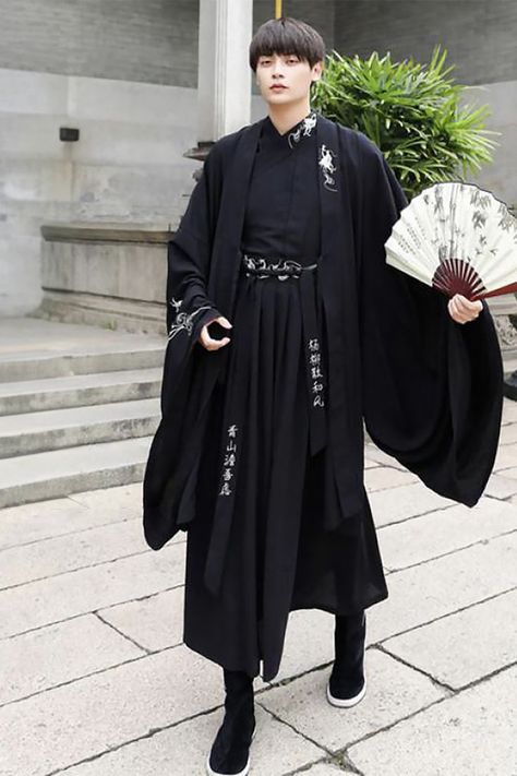 Chinese Outfits Traditional, Japan Style Outfits, Kimono Street Style, Japanese Kimono Male, Japanese Kimono Fashion, Japanese Style Clothing, Japan Outfits, Japanese Traditional Clothing, Traditional Japanese Kimono