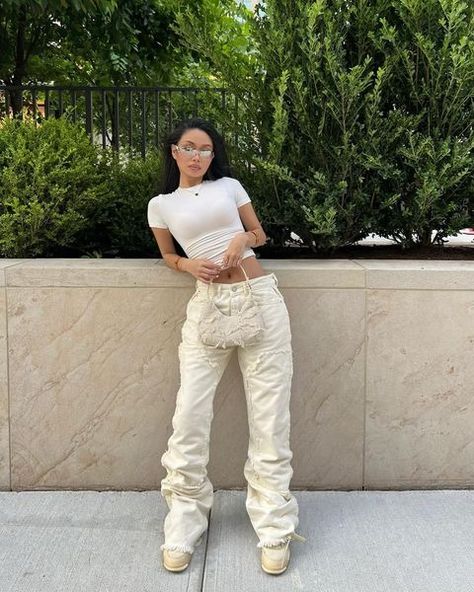 Jenny Lin (@jennylinnnn) • Photos et vidéos Instagram Beige Streetwear Outfit, Street Wear Outfits Women, Beige Streetwear, Streetwear Women Outfits, Jenny Lin, Street Wear Outfits, Urban Fashion Women, Streetwear Outfits, Teenage Fashion Outfits