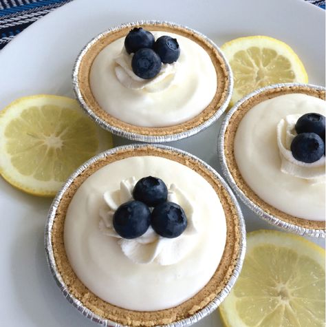 Icebox Pies, Summertime Ideas, No Bake Lemon Pie, Mini Tart Recipes, Lemon Icebox Pie, Lemon Tart Recipe, Icebox Pie, Easy Cheesecake Recipes, Mini Tart