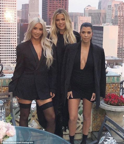 OG trio: It seems Kim, Khloe and Kourtney Kardashian will be getting the 'lion's share' of... Kim Khloe Kourtney, Estilo Kim Kardashian, Kim And Kylie, Kim Kardashian Hot, Estilo Kardashian, Kim And Kourtney, Estilo Kylie Jenner, Music Friends, Design Makeup