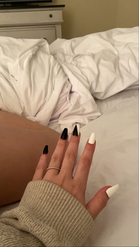 Cute Simple Black And White Nails, Coffin Shape Nails Black And White, Acrylic Nails Coffin Black And White, Black And White Nails Acrylic Coffin, B&w Nails Aesthetic, Black And White Split Nails, White On Black Nails, Acrylic Nails Ideas Black And White, Med Acrylic Nails Coffin