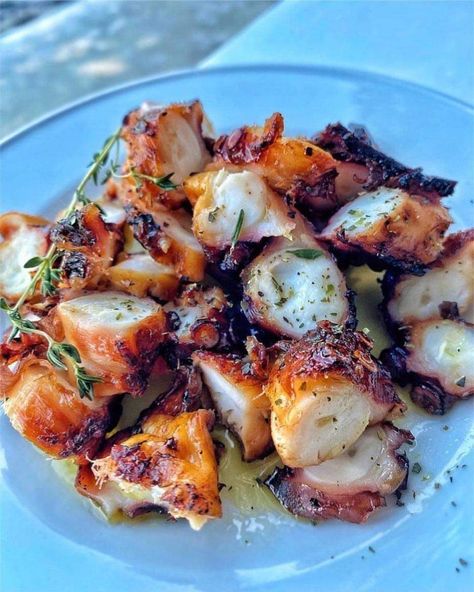 Roasted Octopus, Octopus Recipes, Calamari Recipes, Grilled Octopus, Calamari, Fish Dishes, Virgin Olive Oil, Seafood Dishes, Food Obsession