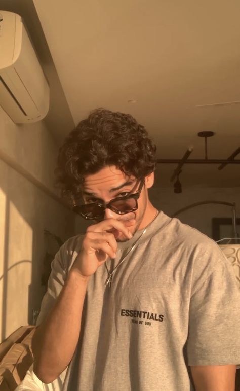 Ishan Khatter, Ishaan Khattar, Ishaan Khatter, Siddharth Malhotra, Vintage Bollywood Aesthetic, Bollywood Aesthetic, 90s Bollywood Aesthetic, The Bro Code, Green Hearts