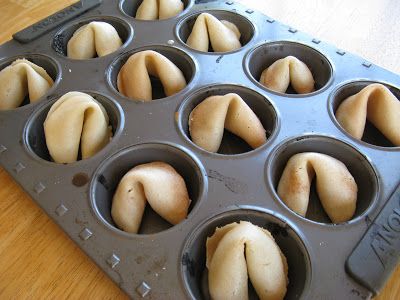 Homemade Fortune Cookies, Fortune Cookies Recipe, Vegan Xmas, Vegan Chinese, Fortune Cookies, Vegan Christmas, Vegan Foodie, Perfect Cookie, Cookie Mix