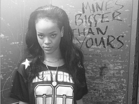 "When you have a big forehead stop wearing it up and just Get you some bangs girl. ;)" LoL Big Forehead, Rihanna, Hair