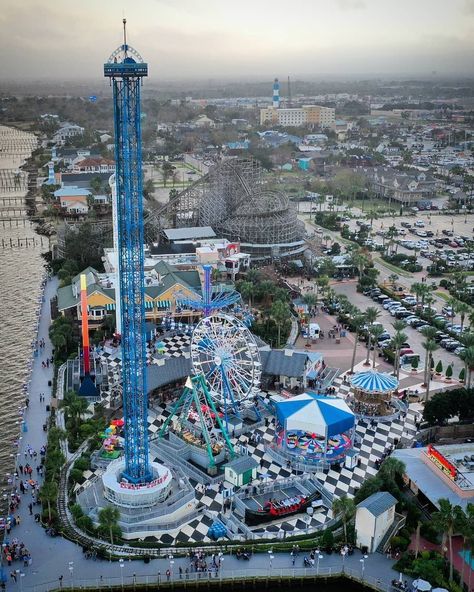 Houston Bucket List’s Instagram photo: “It's summer vacation vibes 365 days at year at the Kemah Boardwalk 🎡🍦🎢⠀ 📸:@alexandresalem” Houston Bucket List, Kemah Boardwalk, Summer Vacation, Bucket List, Houston, City Photo, Instagram Photo, Instagram