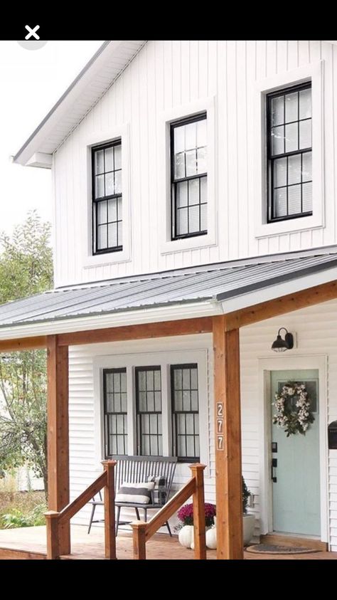 White Farmhouse Exterior, Farmhouse Porch Decor, Porch Styles, Farmhouse Exterior Design, Window Trim Exterior, Modern Farmhouse Exterior, White Windows, Casa Exterior, Black Windows