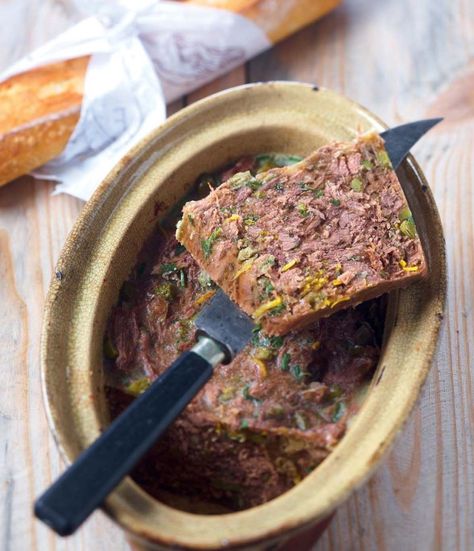 Recette terrine de pot-au-feu à l’estragon - Marie Claire Terrine Recipe, Winter Cooking, Country Cooking, French Cooking, British Food, Meat Dishes, Meat Recipes, Marie Claire, Yummy Dinners