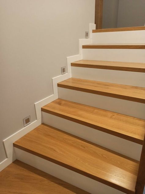 How To Trim Stairs, Stair Skirting Ideas, Wooden Staircase Ideas, Wooden Staircase Railing, Mexico House Ideas, Stairs Skirting, Wooden Staircase Design, Stairs Colours, Staircase Design Ideas