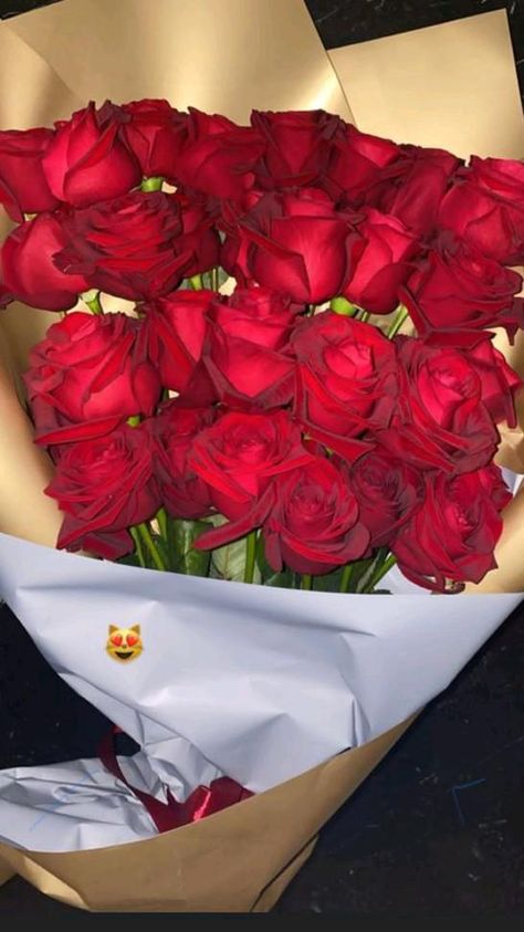 Flower Bouquet Snapchat, Flowers Fake Story, Flower Story Instagram, Flowers Snapchat Story, Bouquet Of Flowers From Boyfriend, Flower Gift Snapchat Story, Flowers Instagram Story, Flowers Snapchat, Flower Bouquet Snapchat Story