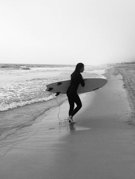 Portugal Surfing Aesthetic, Surfing Black And White, Portugal Surf, Winter Surf, Surf Pics, Surfing Aesthetic, Surf Aesthetic, Pogue Life, Surf Vibes