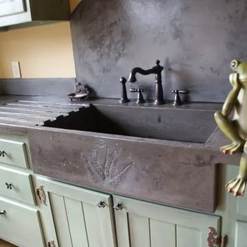 Concrete Farmhouse Sink, Farmhouse Concrete Countertops, Concrete Kitchen Sink, Concrete Countertop Ideas, Kitchen Sink Remodel, Garden Sink, Kitchen Remodel Countertops, Concrete Countertop, Kitchen Countertop Materials