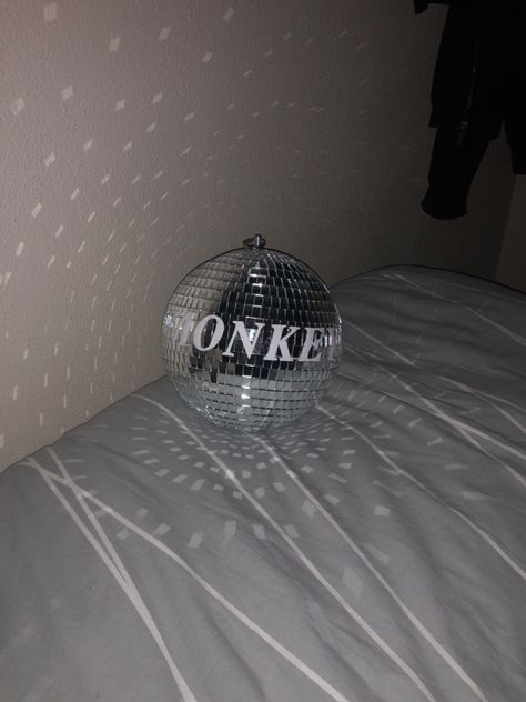 Arctic Monkeys Themed Birthday Party, Arctic Monkeys Disco Ball, Arctic Monkeys Room, Arctic Monkeys Mirrorball, Monkey Room, Monkey Decorations, Alex Arctic Monkeys, Bad Drivers, Monkey Birthday