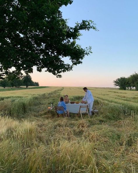 Slow Travel Aesthetic, Slow Paced Life Aesthetic, Slow Living Spain, Slow Living In The City, Rural Spain Aesthetic, Europe Living, Dark Nature, Cowboy Baby, Sun Setting