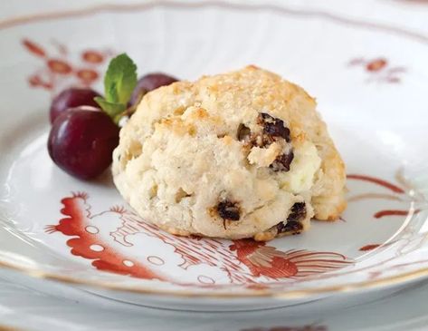 Fig and Blue Cheese Scones - TeaTime Magazine Raisin Tea Biscuit Recipe, Raisin Tea Buns, Tea Biscuit Recipe, Figs Blue Cheese, Tea Buns, How To Make Raisins, Cheese Scone Recipes, Tea Biscuit, Newfoundland Recipes