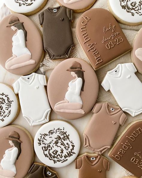 Coffee Baby Shower Cookies, Gingham Cookies, Baby Shower Cookies Decorated, Coffee Baby Shower, Baby Shower Sugar Cookies, Baby Boy Cookies, Dog Baby Shower, Cookie Display, Baby Shower Sweets