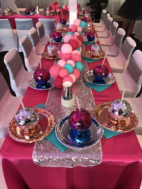 Pop Star Party Decoration, Pop Star Party Ideas, Pop Star Birthday Party Ideas, Popstar Birthday Party, Pop Star Birthday Party, Rock Star Party Decorations, Kids Disco Party, Popstar Party, Pop Star Party