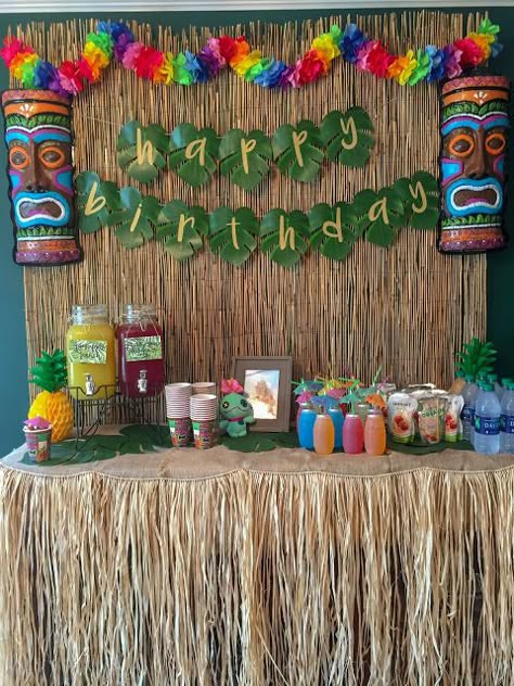 Lilo And Stitch Theme, Hawai Party, Tropisk Fest, Hawaii Birthday Party, Hawaii Themed Party, Hawaiian Party Theme, Tropical Birthday Party, Luau Party Decorations, Lilo Und Stitch