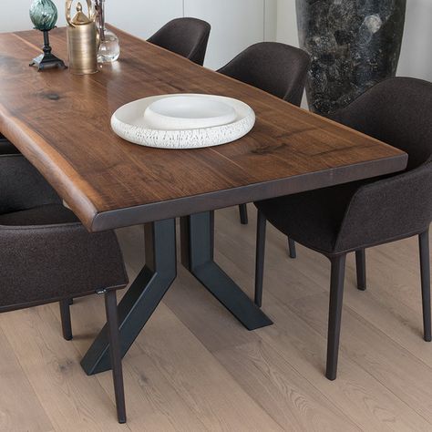 Mesa de madera de nogal Dining Table Design Modern, Welded Furniture, Wood Table Design, Industrial Design Furniture, Dining Table Legs, Dining Table Design, Wooden Dining Tables, Dining Table Decor, Wooden Table