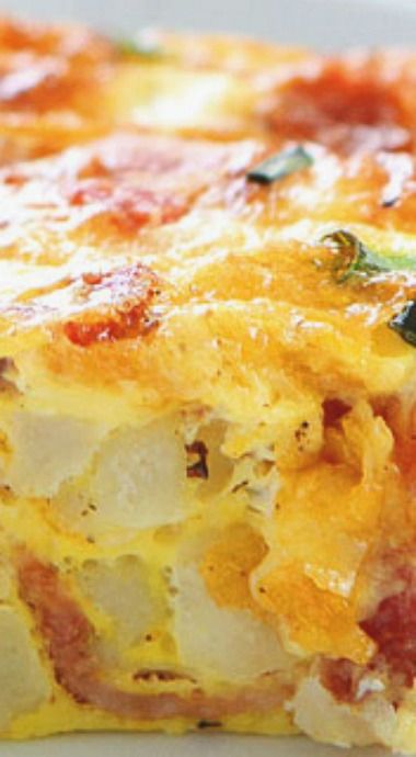 Potato And Egg Casserole, Egg Bake Recipe, Egg Bake Casserole, Bacon Potatoes, Easy Breakfast Casserole, Breakfast Potato Casserole, Potatoes And Cheese, Baked Eggs Recipe, Bacon Potato