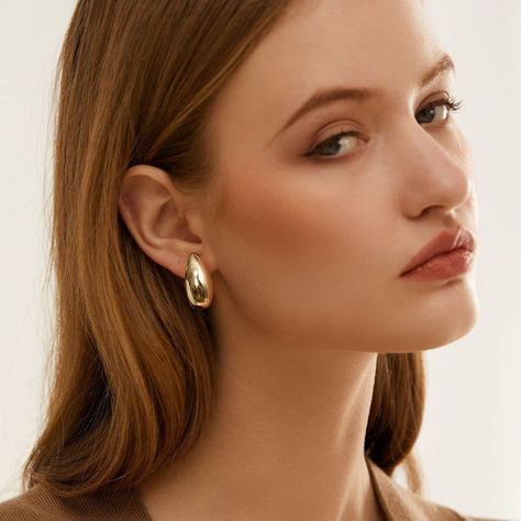 Bottega Veneta drop earrings #dropearrings #bottegaveneta #gold #2023 Botegga Veneta, Gold 2023, Light Weight Jewelry, Gold Clips, Jewelry Photography, Gold Polish, Silver Drop Earrings, Gold Drop Earrings, Clip Earrings