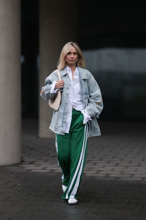 Adidas Skirt Outfit Street Styles, Adidas Trackies Outfit, Green Adidas Outfit Women, Sporty Luxe Outfits, Green Athleisure Outfit, Athleisure Style Women, Adidas Track Jacket Outfit Street Style, Track Pants Outfit Winter, Green Track Pants Outfit