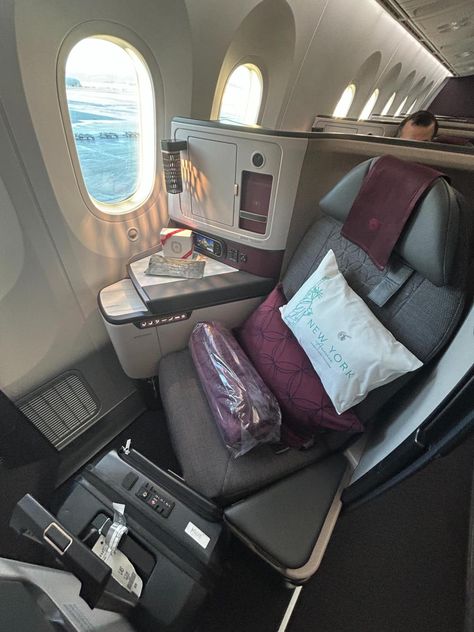 REVIEW: Qatar Airways B787-9 business class Premium Suite - aka Q Suite Lite - Turning left for less Business Class Vision Board, Qatar Airways Business, Oslo Airport, Hilton Hotels, Virgin Atlantic, Boeing 787, Cruise Destinations, Qatar Airways, British Airways