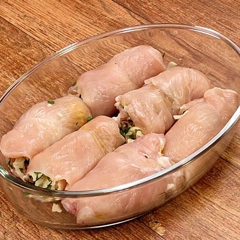 Famous Chicken Breast Rolls, Chicken Breast Rolls Recipes, Rolled Stuffed Chicken Breast, Rolled Chicken Breast Recipes, Chicken Breast Roll Ups, Chicken Roll Ups Stuffed, Chicken Breast Rolls, Chicken Receipts, Chicken Rollatini