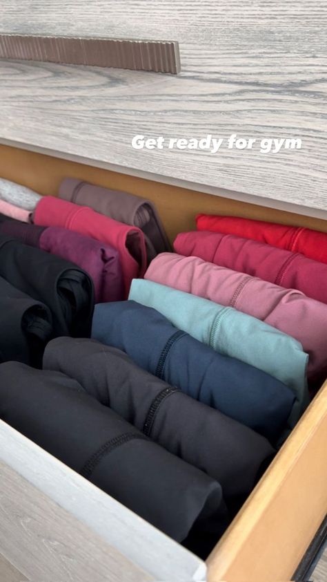 Drawer Organization Ideas Clothes, Workout Drawer Organization, Leggins Organization Ideas, Gym Clothes Drawer, Workout Clothing Organization, Workout Closet Organization, Lululemon Organization, Lululemon Drawer, Lululemon Closet Organization