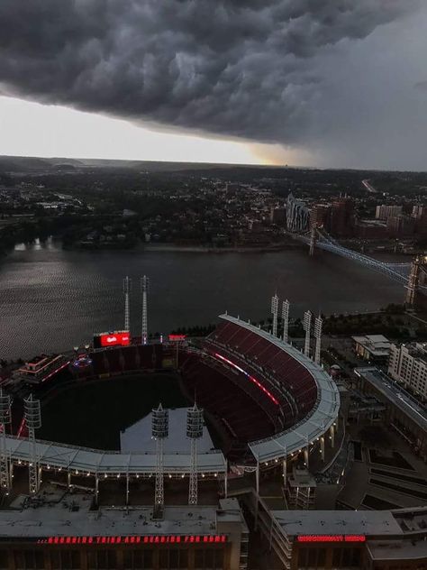 Cincinnati Reds Aesthetic, Spinnin Tour, Fc Cincinnati, New York Vibes, Cincinnati Reds Baseball, University Of Cincinnati, Go Red, Reds Baseball, Queen City