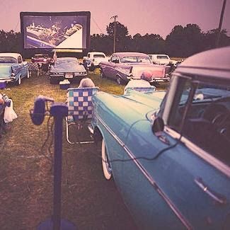 Drive ins Vintage Film Projector, Drive Inn Movies, Movie Theater Aesthetic, Teen Doctor, Land Of The Lost, Drive In Movie Theater, 1968 Mustang, 70s Aesthetic, Drive In Theater