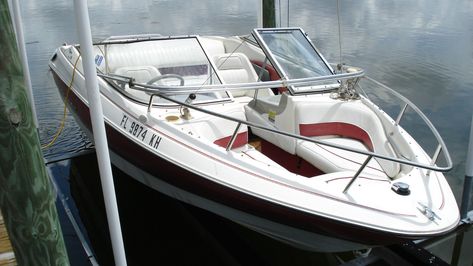 Armement côtier, gps, sondeur, vhf asn, wc électrique, frigo , réchaud, four micr.. Boat from the bayliner brand built in 1999 with 18.34 ft in length found in used motorboats for sale.. Rent bayliner 1850 ss capri and similar yacht models for a day, week or more with a skipper and crew. 1985 bayliner capri 18ft good condition outboard and trailer included.You can look new details of Bayliner Capri Ss by click this link : view details Boat Upholstery, Yacht Model, Mercury Marine, Goal Board, Bay Boats, Water Boat, Convertible Top, New Carpet, Engine Rebuild