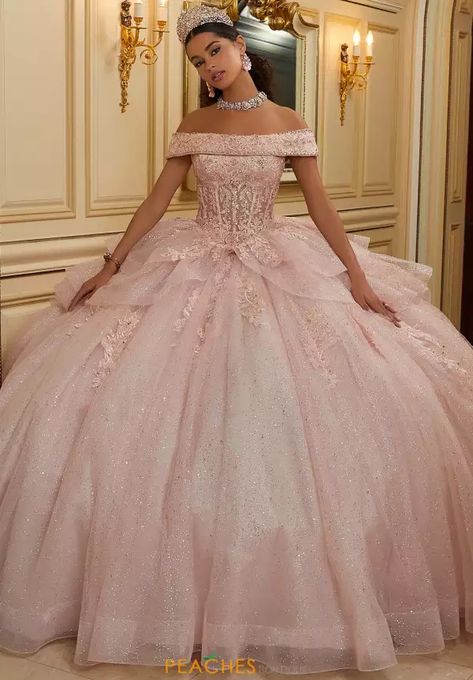 Peach Pink Quinceanera Dresses, Pink Dama Outfits, Quince Princess Theme, Pink Quinceanera Ideas, Light Pink Quince Dresses, Pink 15 Dresses Quinceanera, Peach Quinceanera Dresses, Blush Pink Quinceanera Dresses, Ballroom Extravaganza