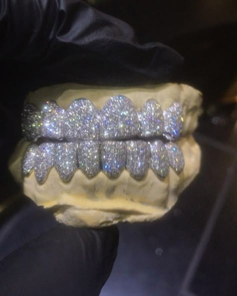 Drake Grillz, Gangsta Grillz, Teeth Gems, Grillz Teeth, Diamond Grillz, Diamond Teeth, Rich Kids Of Instagram, Dope Jewelry Accessories, Grills Teeth