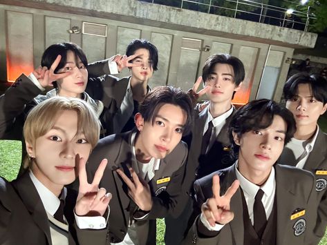 Ot7 Enhypen, Enhypen Official, Enhypen Ot7, Vampire Boy, I Have A Crush, Dream Boy, Sung Hoon, Always Love You, Kpop Guys