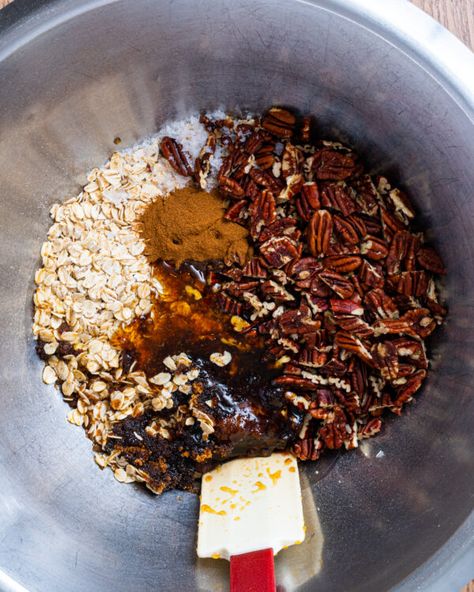 Wicked Kitchen's Easy Pecan Pie Granola Recipe Is A Must Try! Pecan Pie Granola, Easy Pecan Pie, Easy Granola Recipe, Pecan Pie Easy, Easy Granola, Pecan Rolls, Granola Recipe, Granola Recipes, Toasted Pecans