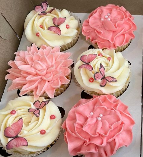 Butterfly Theme Cupcakes, Butterfly Cupcakes Ideas, Butterfly Graduation Party, Pink Butterfly Cupcakes, Cupcakes With Butterflies, Paper Flower Crafts For Kids, March Decor, Flower Crafts For Kids, Edible Butterflies