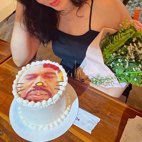 Kanye Birthday Party, Kanye West Birthday Cake, Kanye Cake, 17 Cake, Kaye West, Kanye West Birthday, Kanye West Funny, Korean Cake, Funny Birthday Cakes