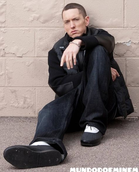 Eminem Hd Wallpapers, Eminem Wallpaper Iphone, Eminem Wallpaper, Male Rappers, Tattoo Photoshoot, Marshall Eminem, New Eminem, Eminem Music, Eminem Wallpapers