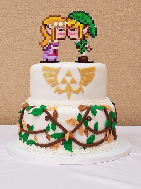 Legend of Zelda grooms cake Zelda Grooms Cake, Zelda Cake Ideas, Zelda Wedding Cake, Legend Of Zelda Cake, Zelda Food, Gamers Wedding, Legend Of Zelda Wedding, Doctor Who Cakes, Zelda Cake