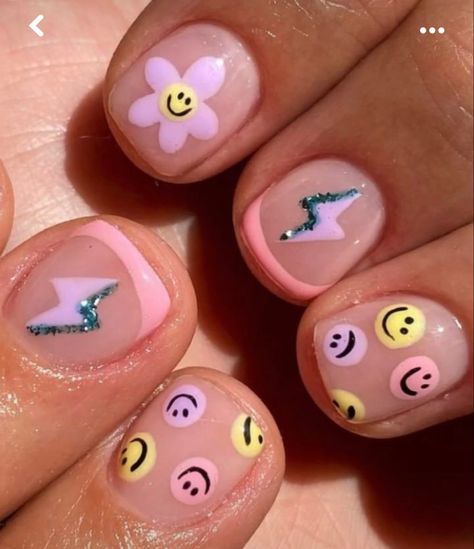 Smiley Face Nails Square, Smiley Nails Happy Faces, Nail Smiley Face, Camp Bestival, Kids Nails, Bow Nail Art, Bow Nail, Boho Nails, Cute Simple Nails